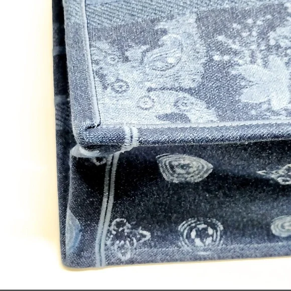 Christian Dior Large Book Tote in Denim Blue Toile de Jouy COA/dustbag - Picture 4 of 15